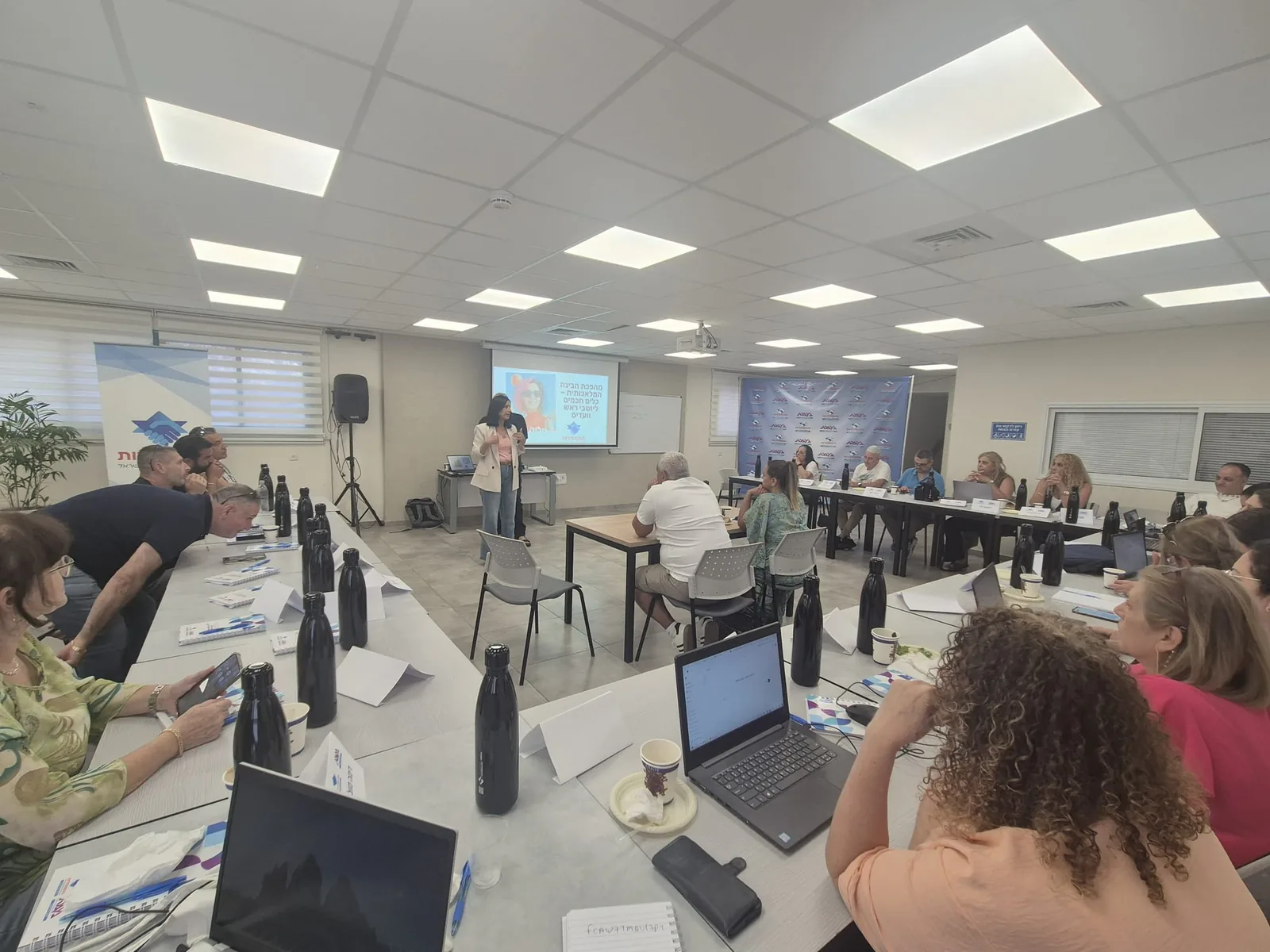 סדנת AI ליושבי ראש ועדים — הסתדרות העובדים צפון, טליה מאור מרצה