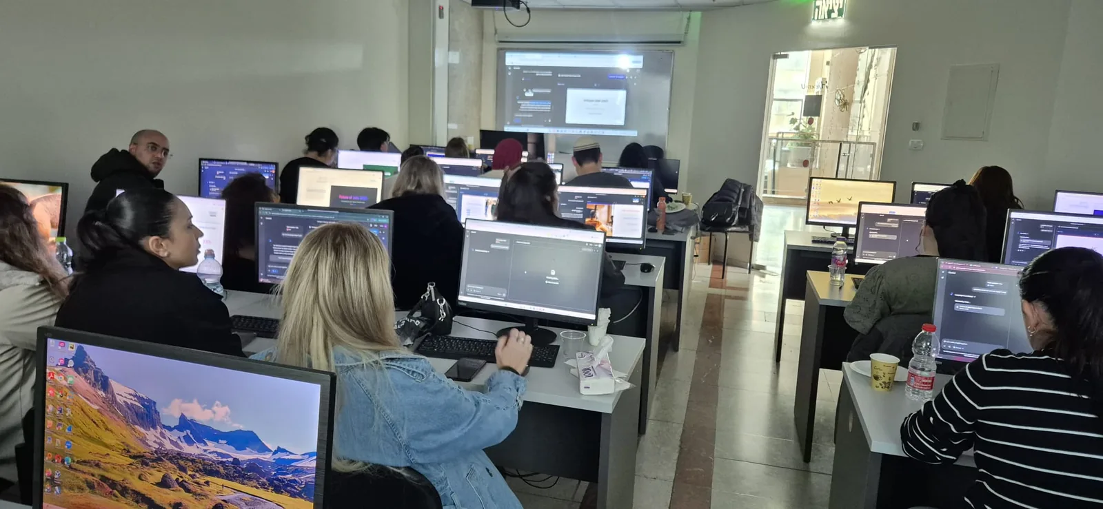 סדנת יום מאיצים לדיגיטל — שירות התעסוקה, עבודה מעשית עם כלי AI